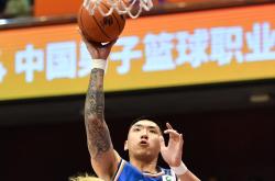 开云中国官网APP冲刺阶段山东男篮备战中超，更衣室发声细节曝光，话题不断，训练强度明显提升的简单介绍