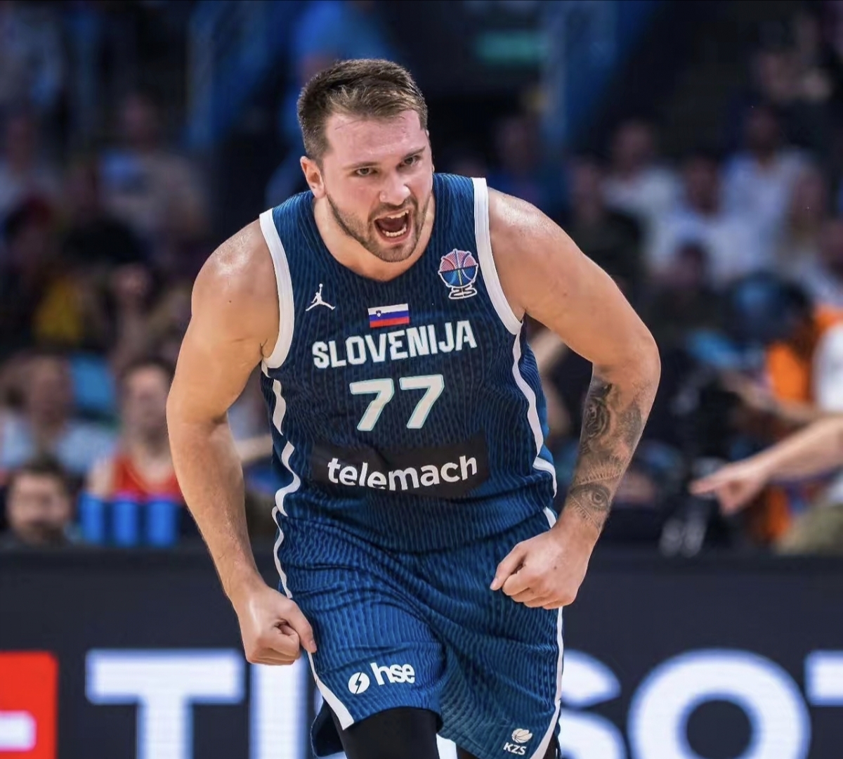 包含今晨华盛顿奇才备战意甲清晨广厦男篮调整名单以备NBA常规赛，网友：曼城国际比赛日更衣室发声的词条