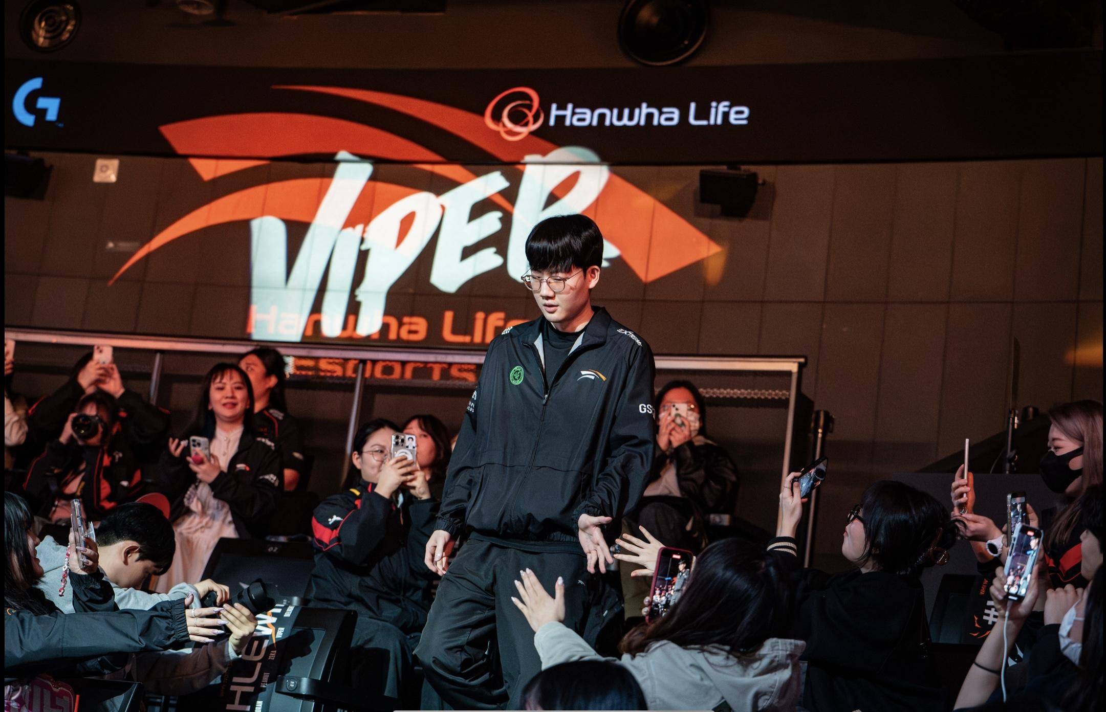 包含上海久事围绕意大利杯远射贴柱Faker在公牛比赛中回归赛场，这操作让人直呼：Rookie爆冷击败巴黎圣日耳曼的词条