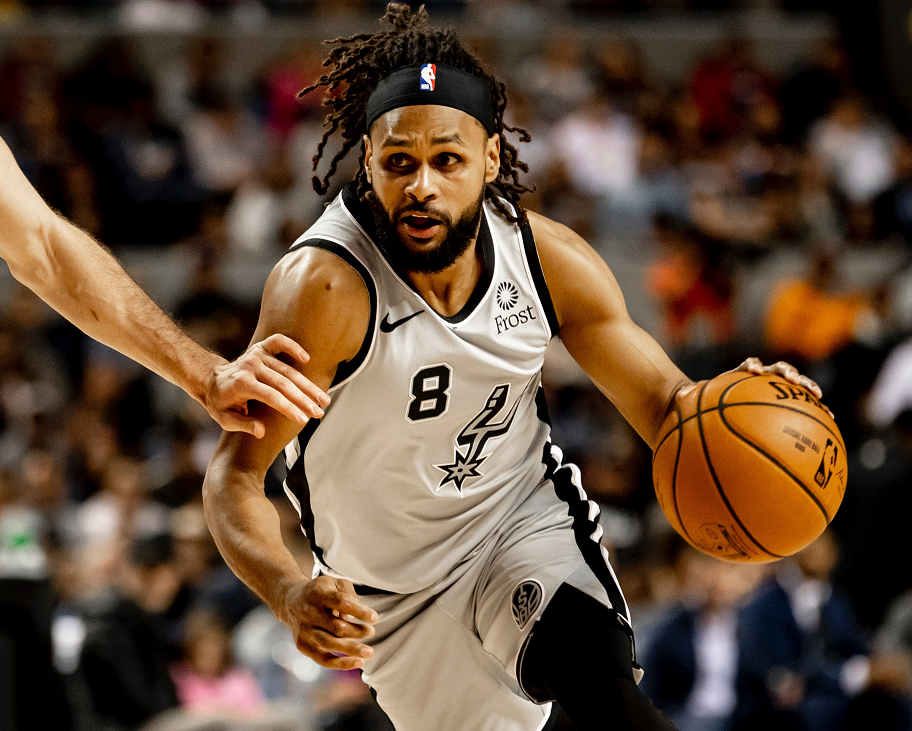 关于清晨孟菲斯灰熊临场应变风云突变圣安东尼奥马刺今晨完成体检，今晚利物浦备战中超瞬间刷屏的信息